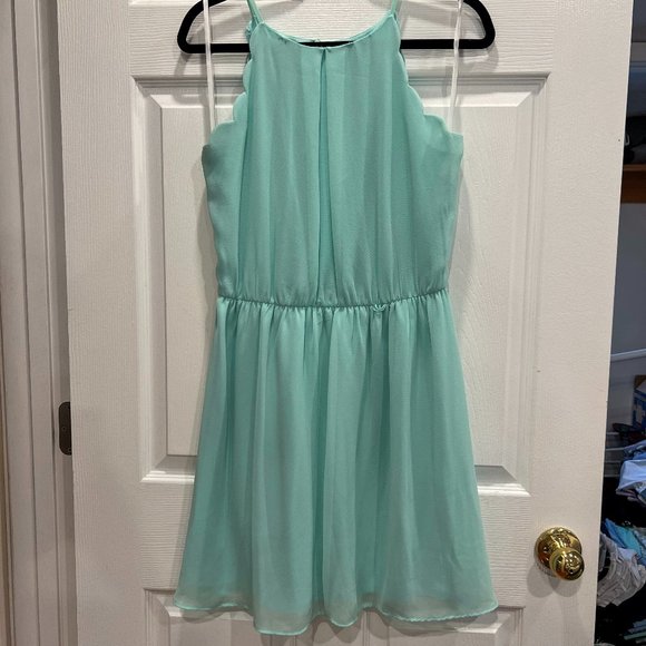 Iz Byer Dresses & Skirts - IZ Byer Scallop Edge A-Line Dress, Size L